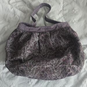 Chic Paisley Shoulder Bag in Purple